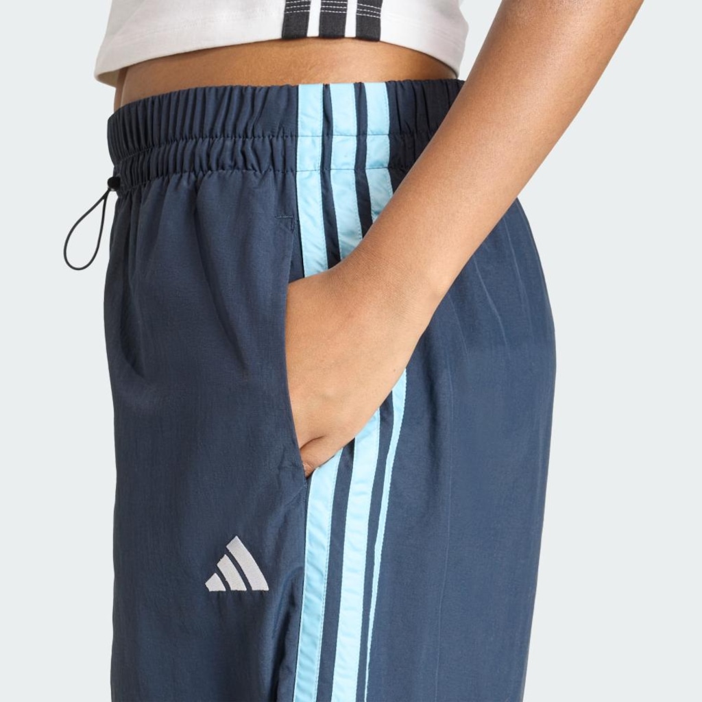 Imagem 5 do produto Calça Adidas Paraquedas Três Listras Woven Feminina
