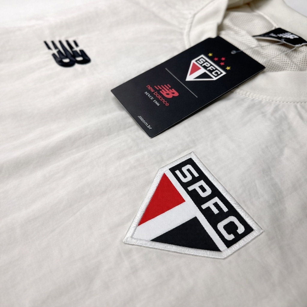 Imagem 3 do produto Blusão do São Paulo 26/27 Viagem New Balance Masculina