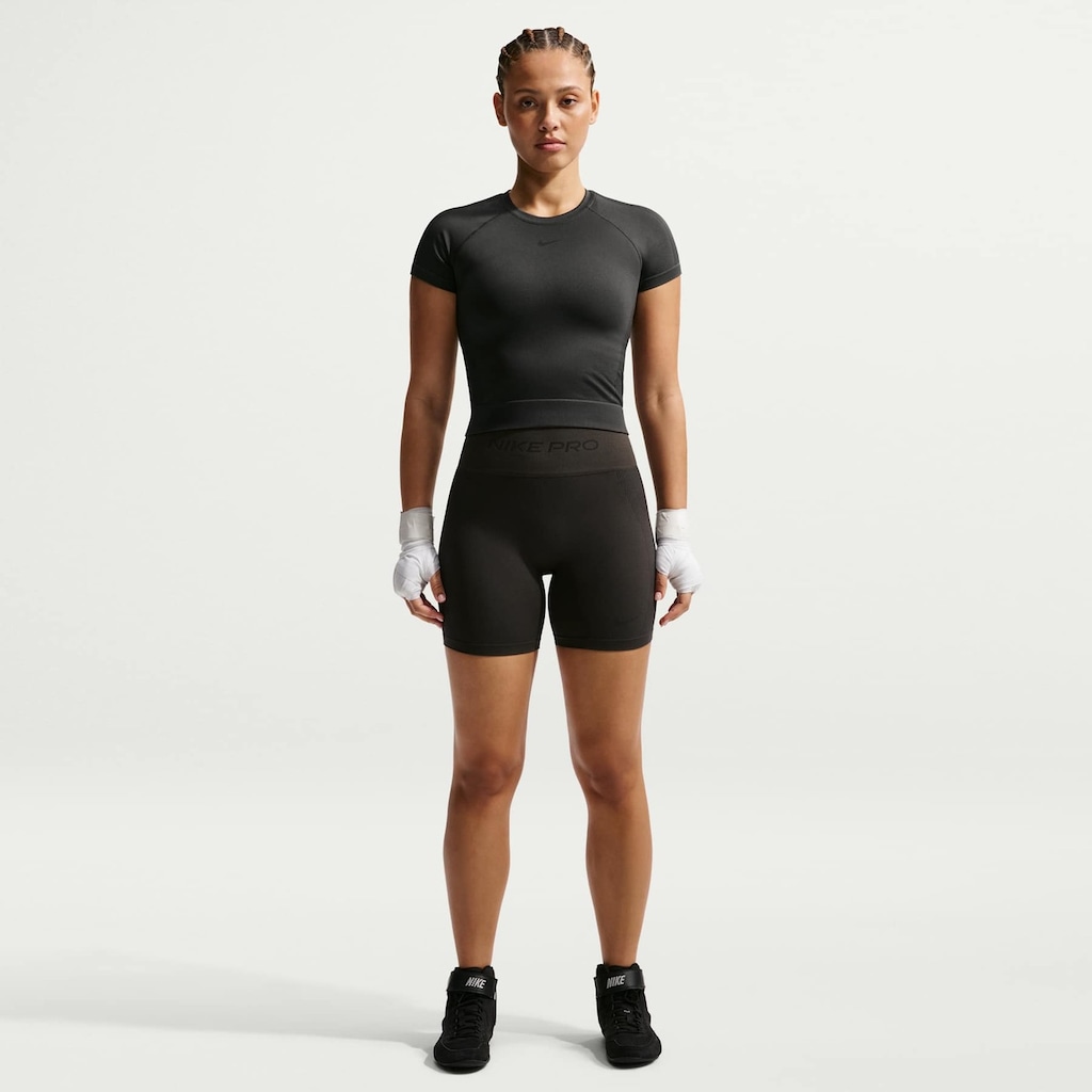Imagem 4 do produto Camiseta Dri-FIT Nike Pro Slim Feminina