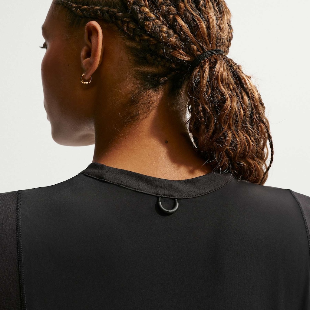 Imagem 2 do produto Regata Dri-FIT Nike Mesh Knit 24.7 Feminina