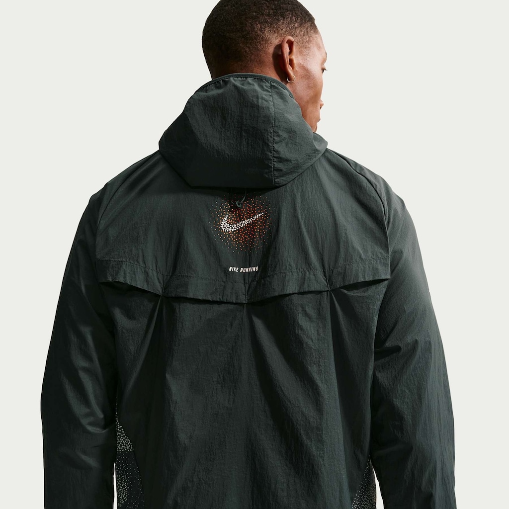 Imagem 2 do produto Jaqueta Nike UV Repel Stride Masculina