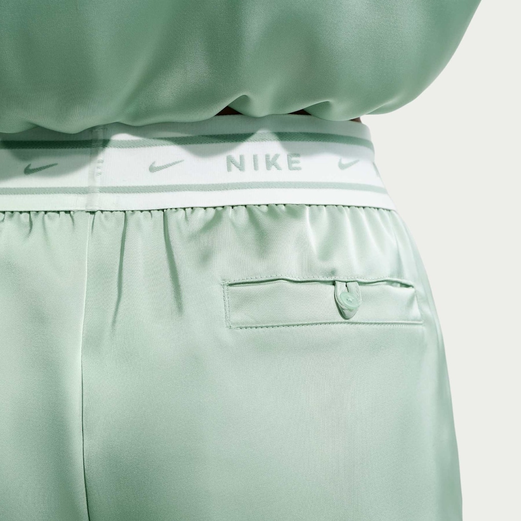 Imagem 3 do produto Shorts Nike Sportswear Woven Feminino