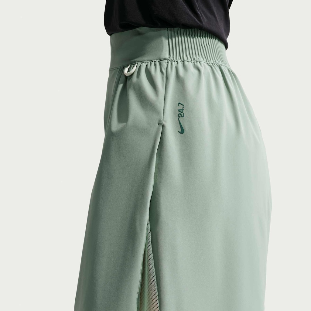 Imagem 3 do produto Shorts Dri-FIT Nike Woven 24.7 Feminino