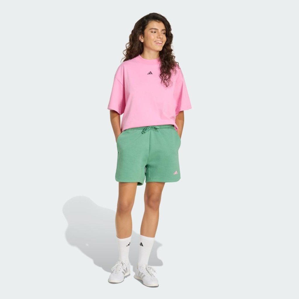 Imagem 4 do produto Camiseta Adidas Três Listras Studio Boyfriend Feminina