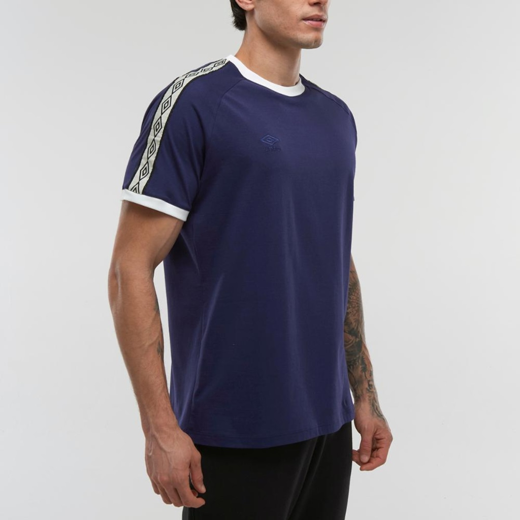 Imagem 2 do produto Camiseta Umbro Tape F.C. - Masculina