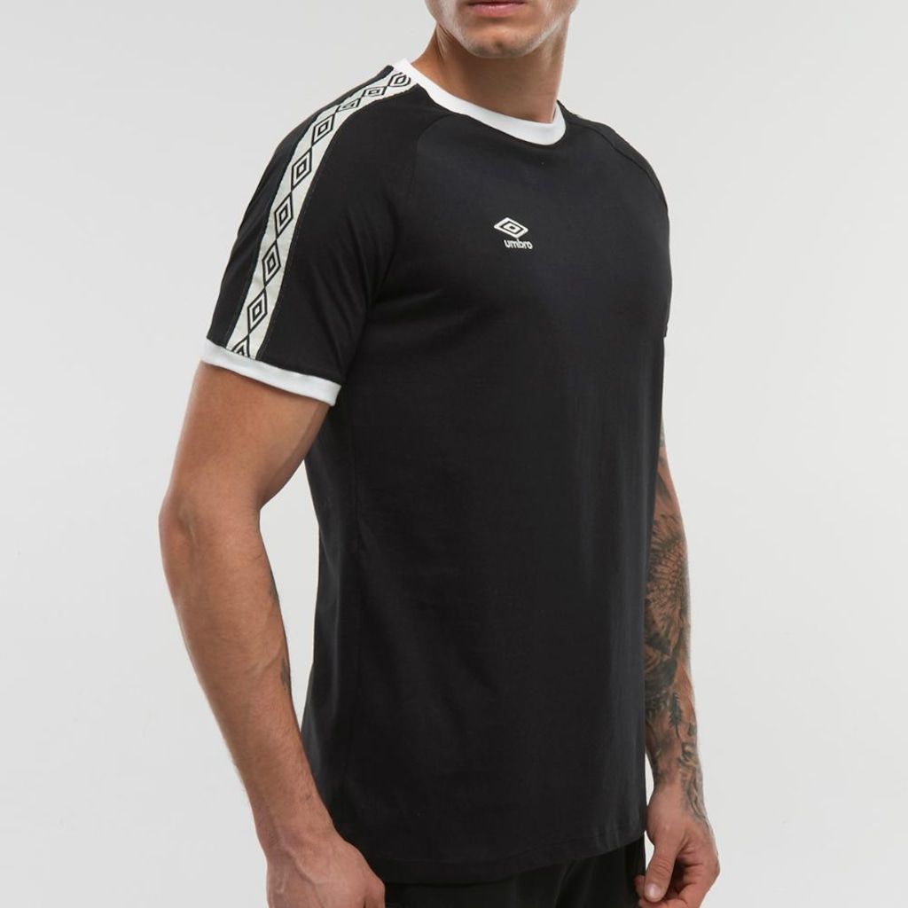 Imagem 2 do produto Camiseta Umbro Tape F.C. - Masculina