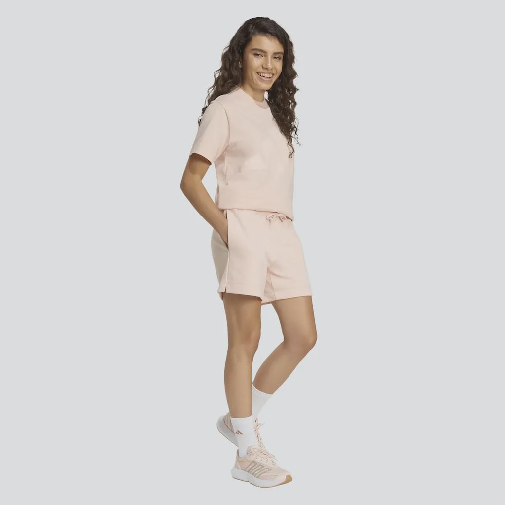 Imagem 4 do produto Camiseta Feminina Big Logo Classic adidas