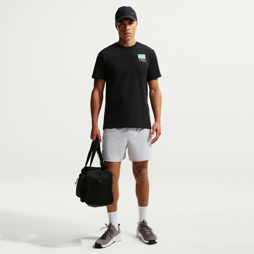 Imagem 4 do produto Camiseta Nike Train Stickers Masculina