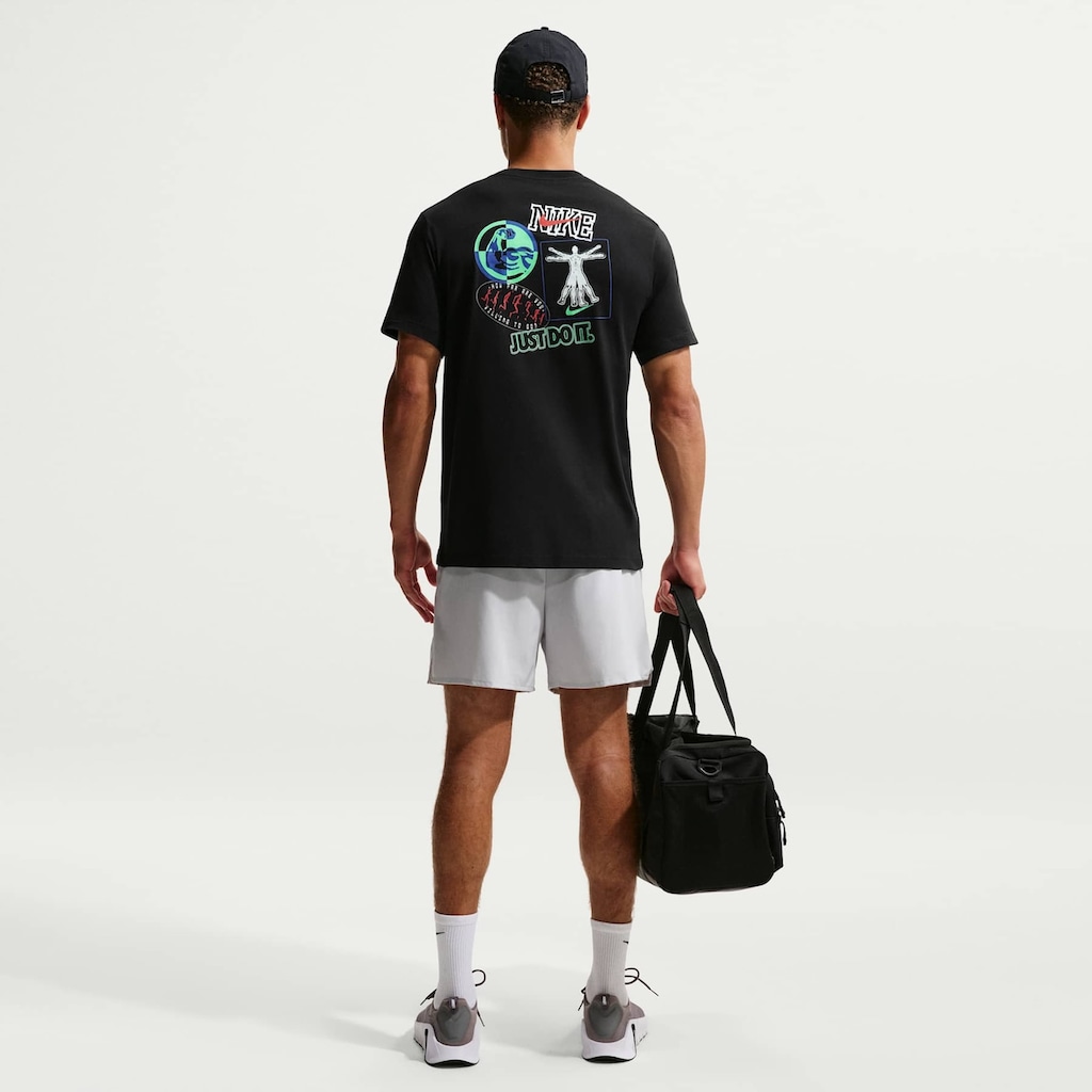 Imagem 5 do produto Camiseta Nike Train Stickers Masculina