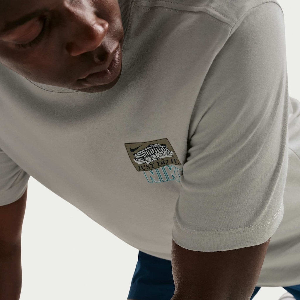 Imagem 3 do produto Camiseta Nike Train Stickers Masculina