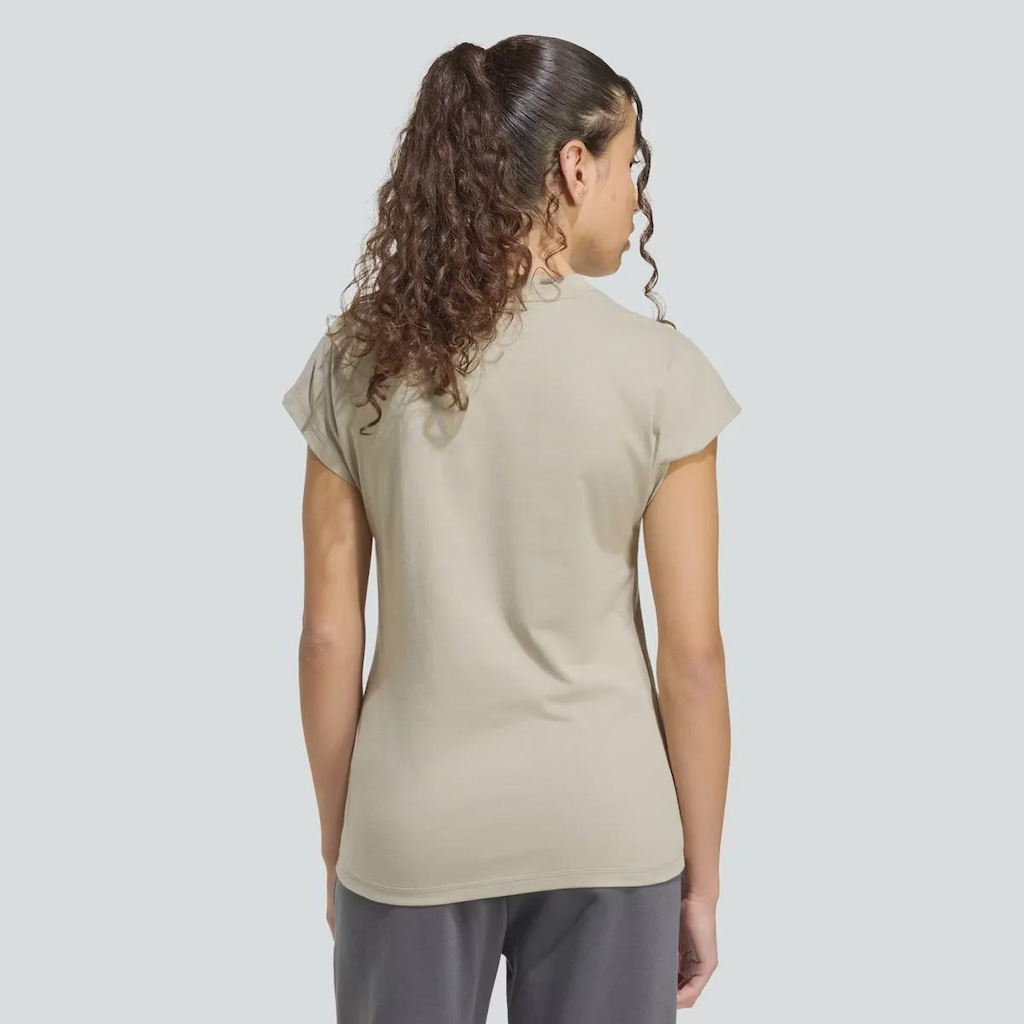 Imagem 2 do produto Camiseta Feminina Logo Linear adidas
