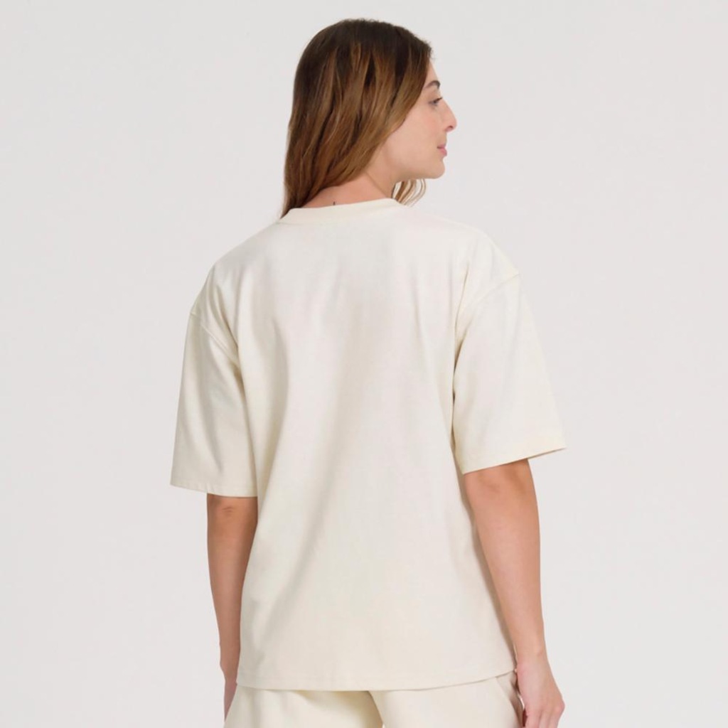 Imagem 3 do produto Camiseta New Balance Oversized Small Logo Feminina