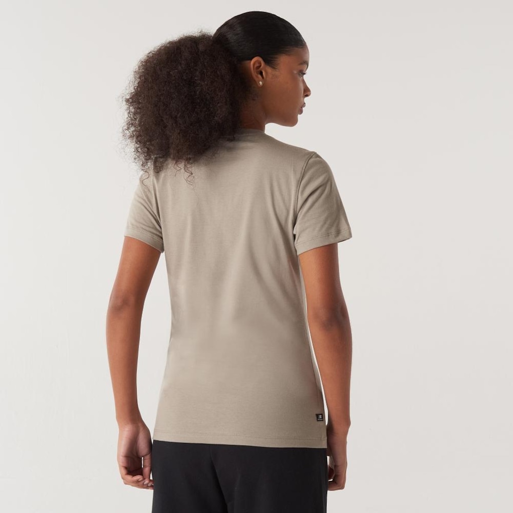 Imagem 3 do produto Camiseta New Balance Essentials Feminina