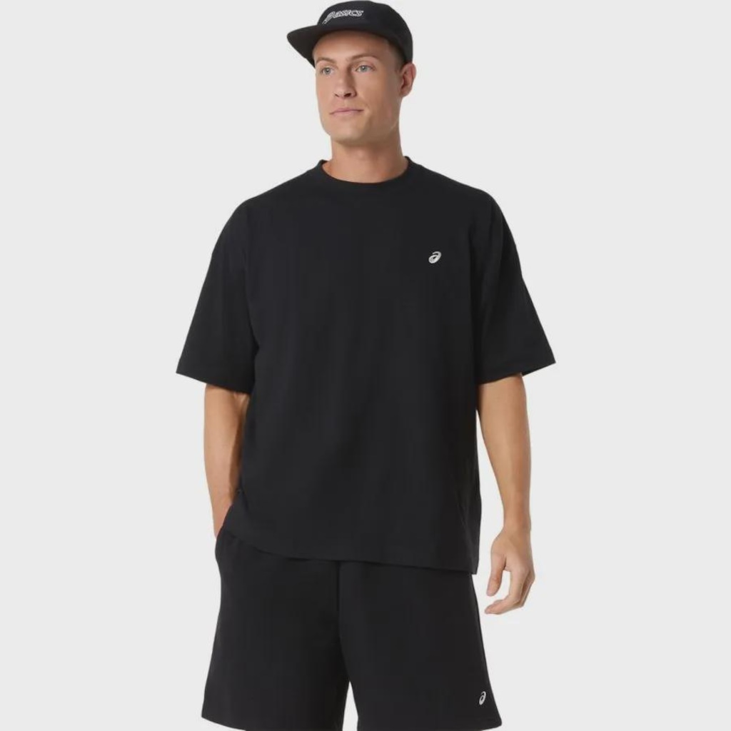 Imagem 1 do produto Camiseta ASICS Relaxada com Estampa de Nuvens Masculina