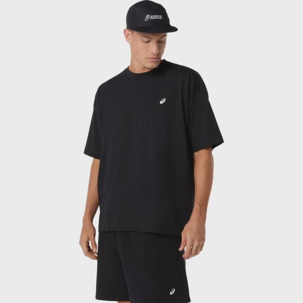 Imagem 2 do produto Camiseta ASICS Relaxada com Estampa de Nuvens Masculina