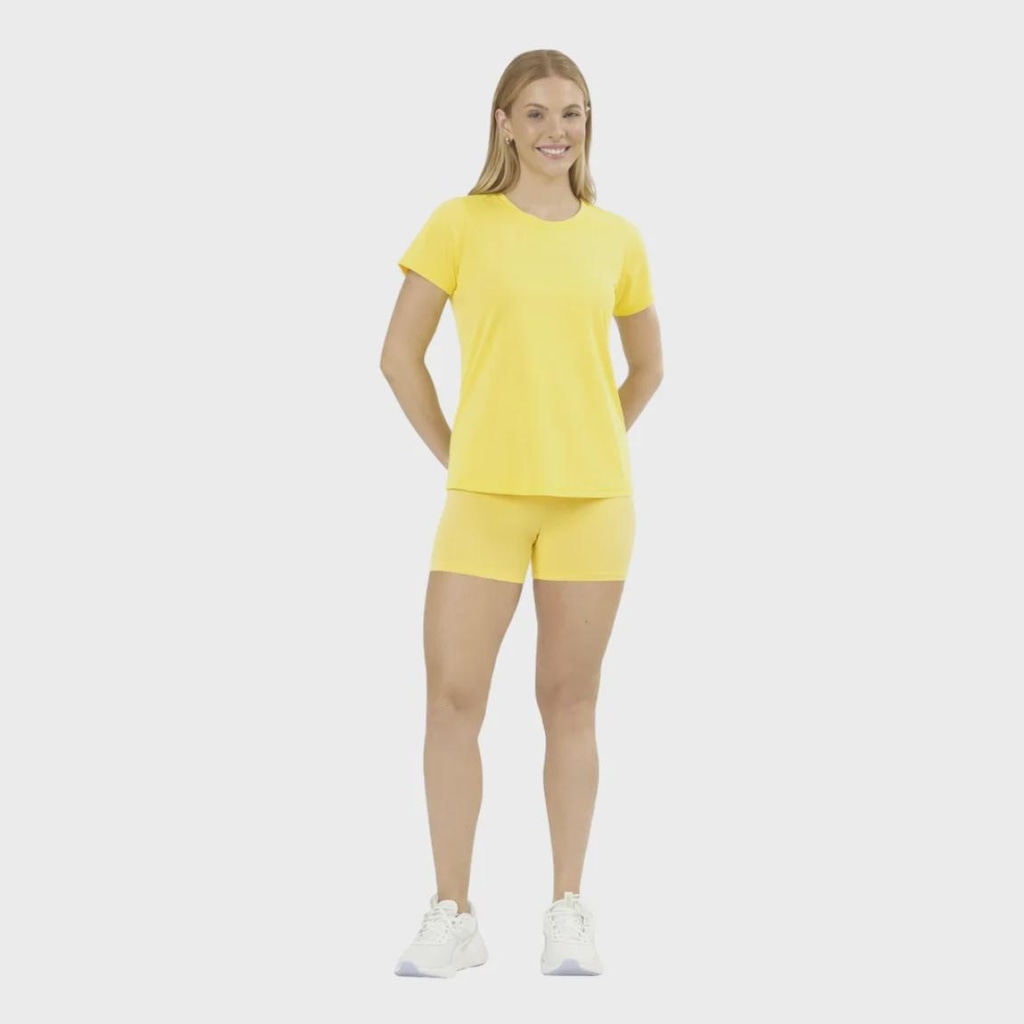 Imagem 2 do produto Camiseta Selene Com Microfuros Nas Costas - Feminina