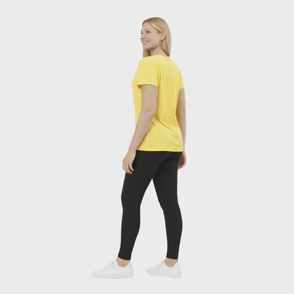 Imagem 4 do produto Camiseta Selene Com Microfuros Nas Costas - Feminina