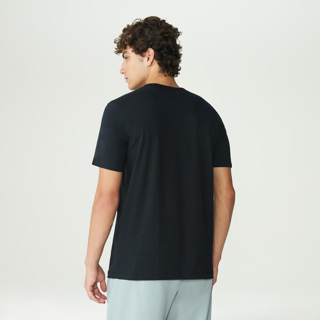 Imagem 2 do produto Camiseta Fila Regular Letter Premium IV Masculina