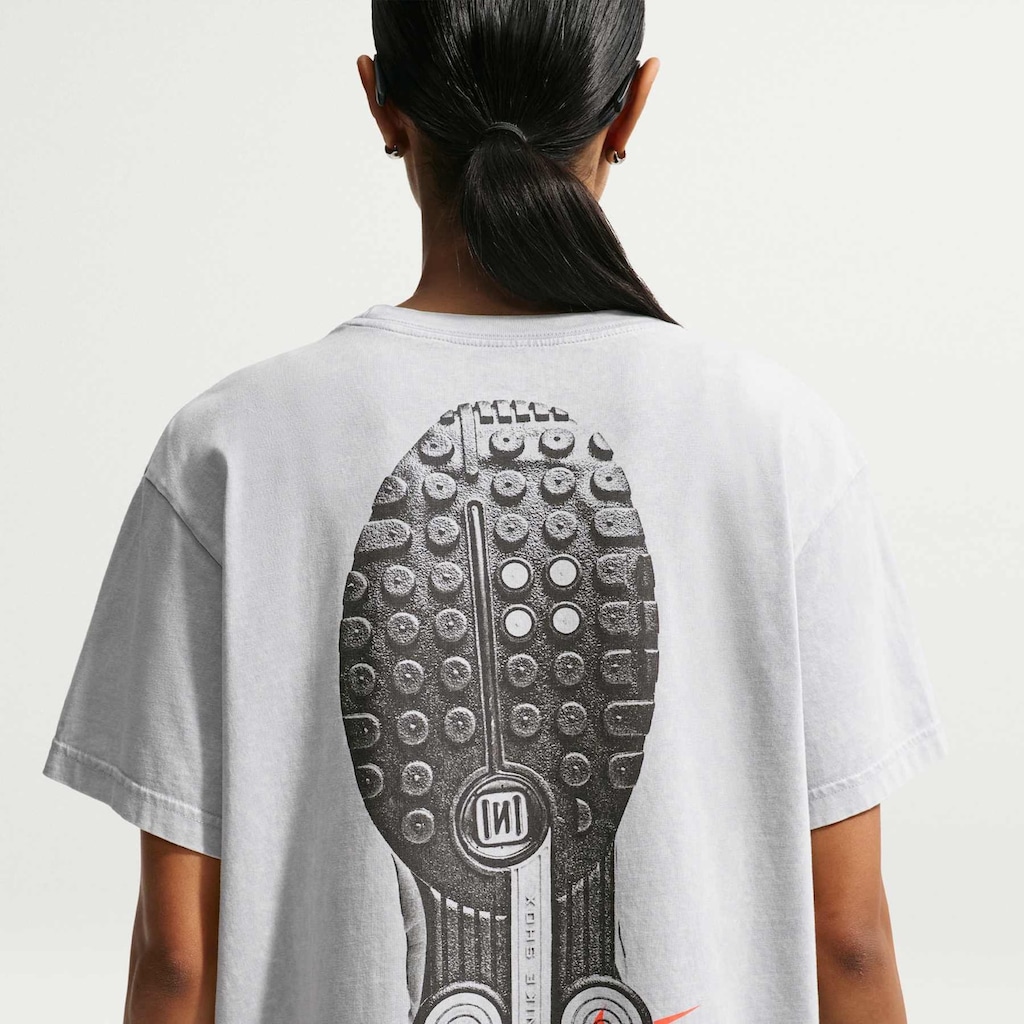 Imagem 2 do produto Camiseta Nike Sportswear Classic Shox Feminina