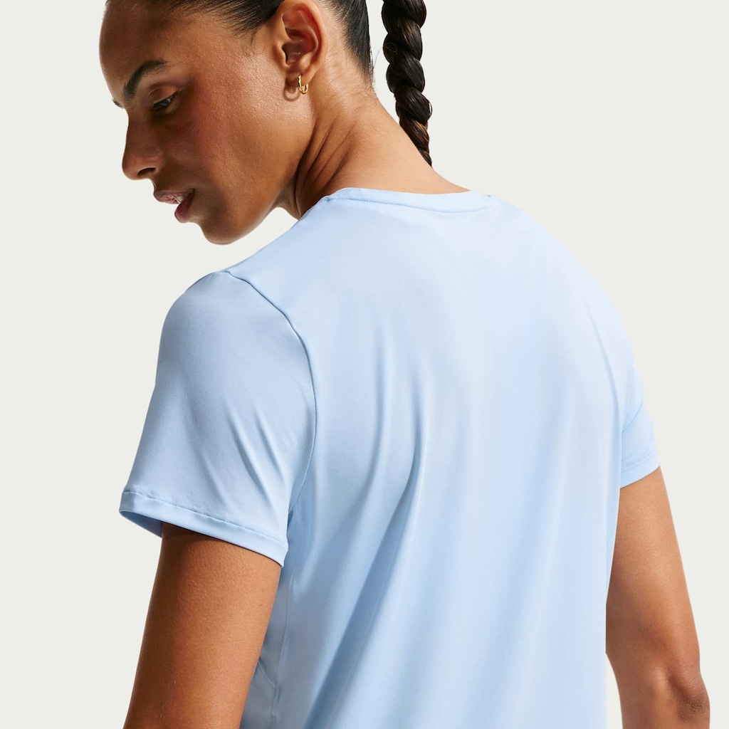 Imagem 2 do produto Camiseta Nike Dri-FIT One Feminina