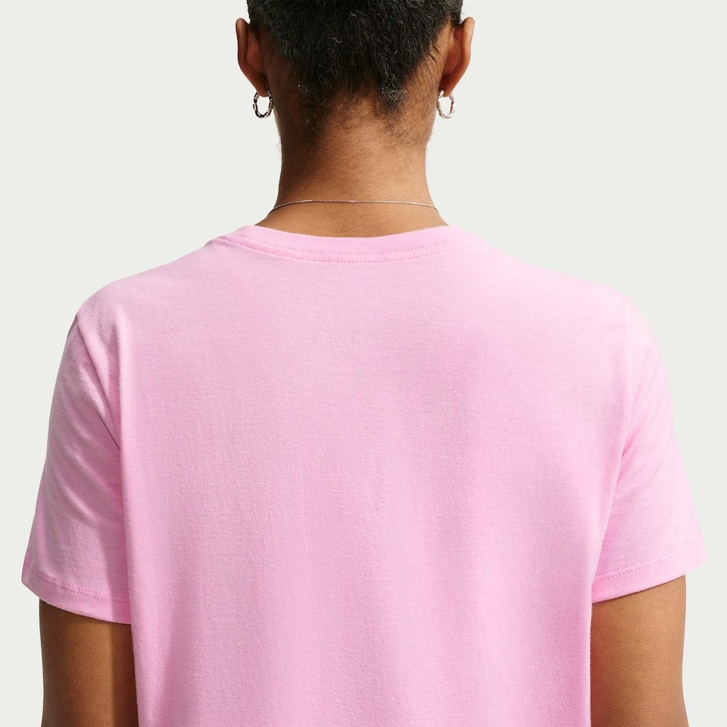 Imagem 2 do produto Camiseta Nike Sportswear Club Essentials Feminina