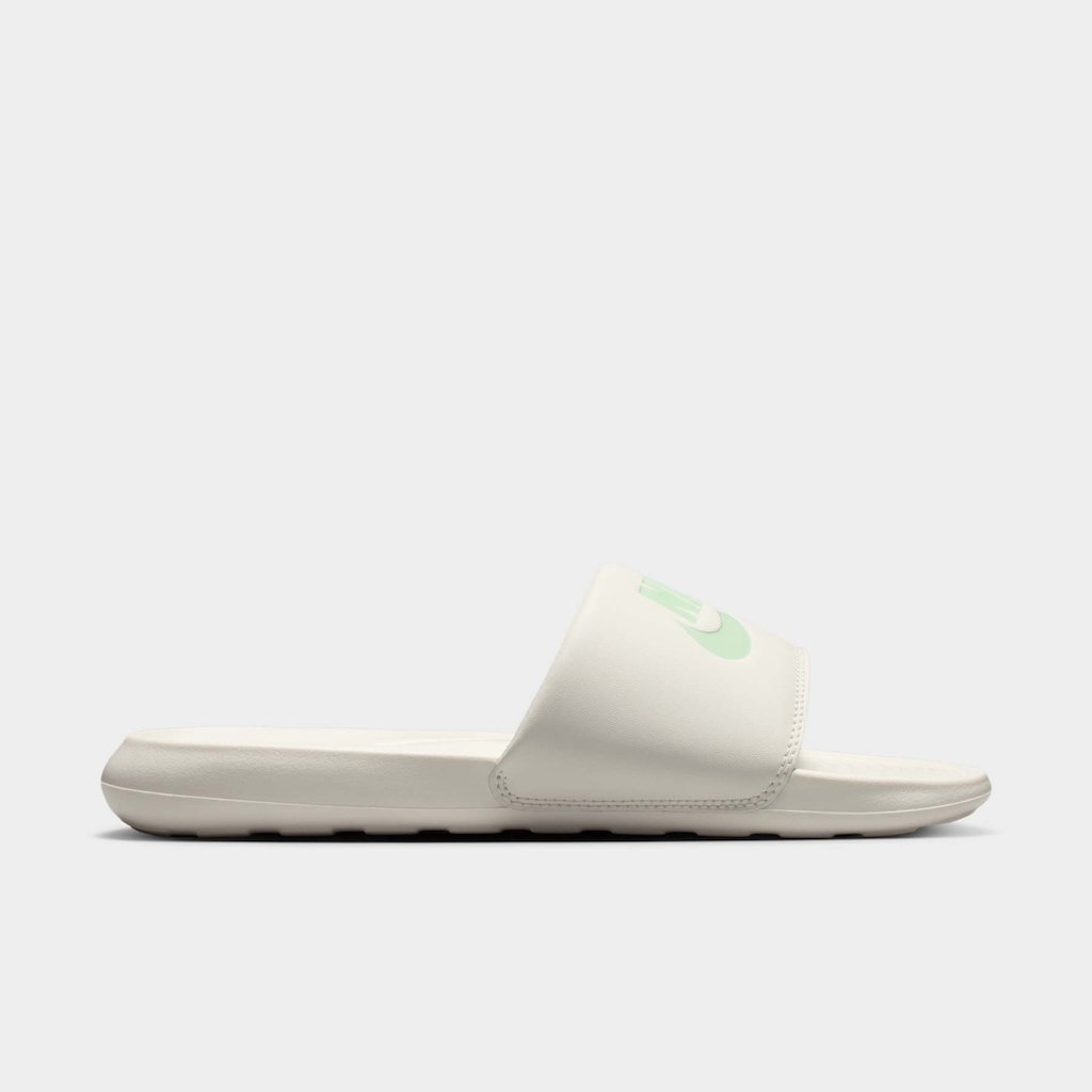 Imagem 2 do produto Chinelo Nike Victori One Feminino