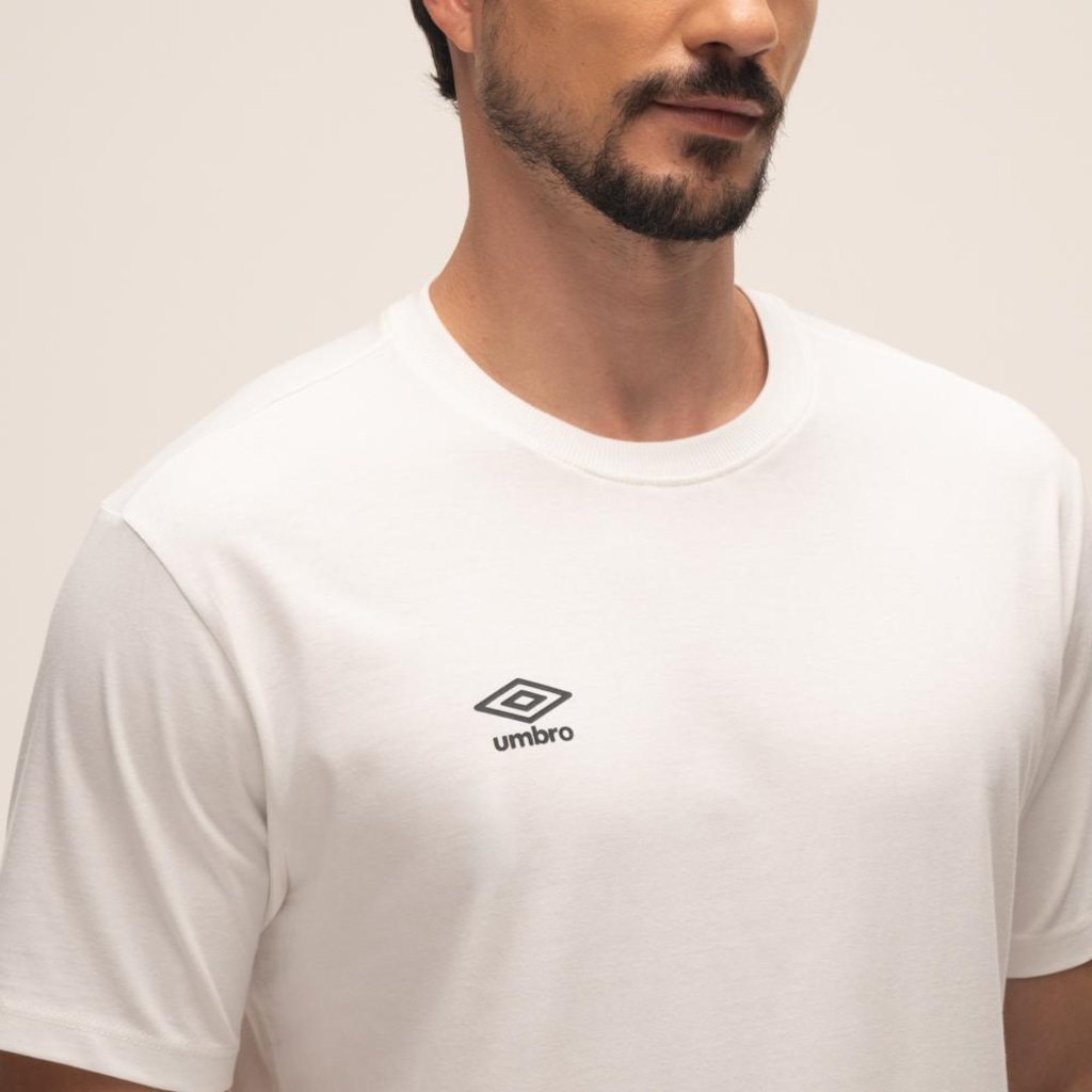 Imagem 3 do produto Camiseta Masculina Umbro Beyond The Pitch