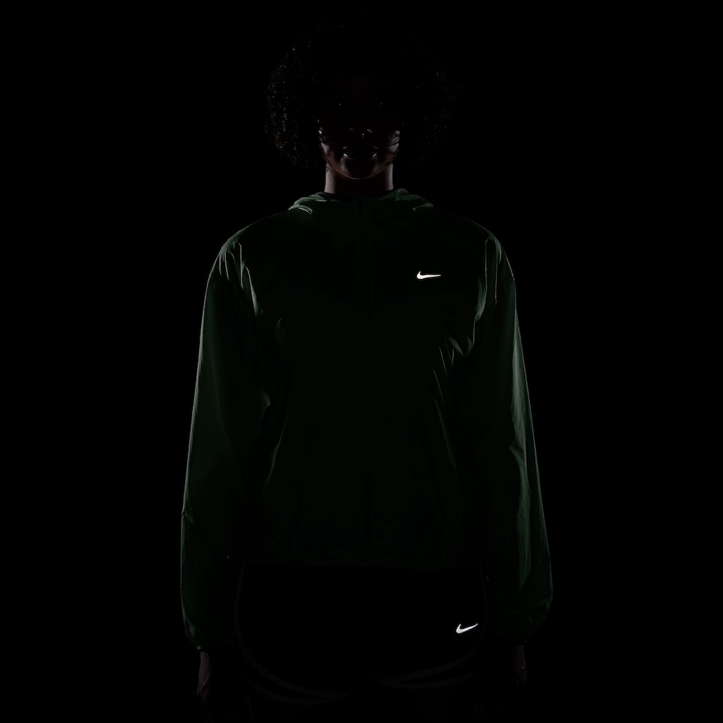 Imagem 4 do produto Jaqueta Nike Tempo UV Light Feminina