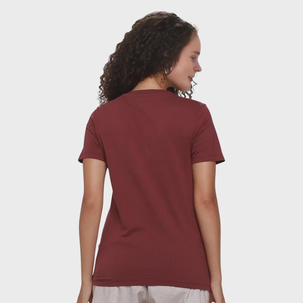 Imagem 4 do produto Camiseta Fila Regular Basic V Classic Feminina