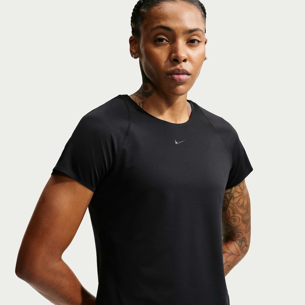 Imagem 1 do produto Camiseta Dri-FIT Nike Universa Feminina