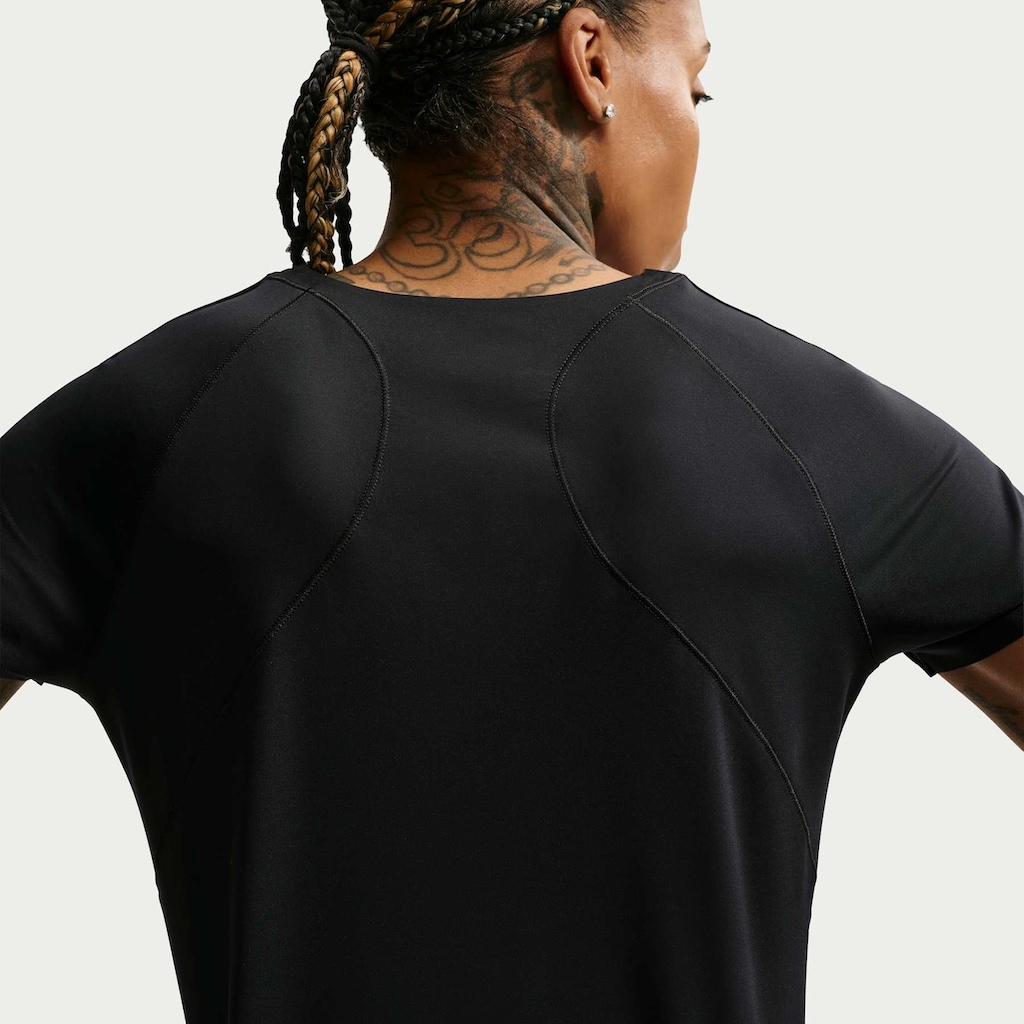 Imagem 2 do produto Camiseta Dri-FIT Nike Universa Feminina