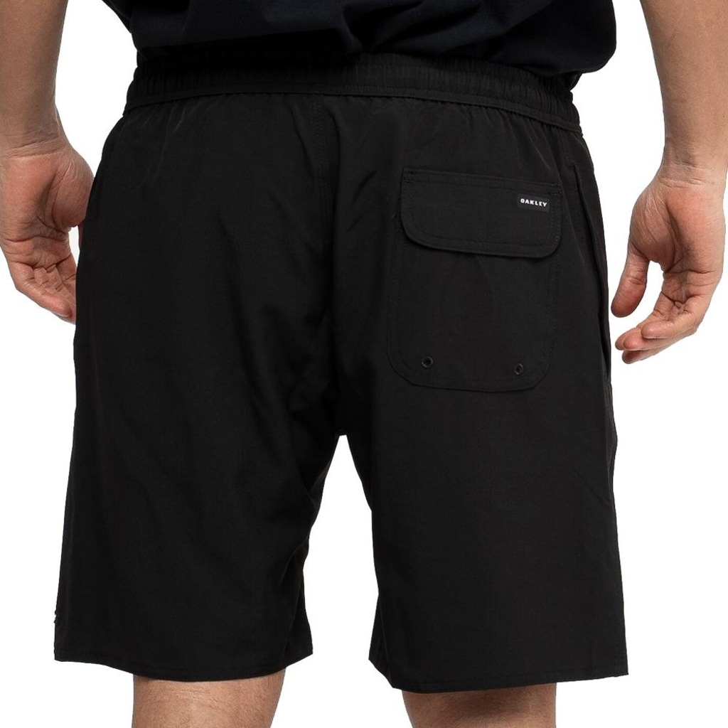 Imagem 2 do produto Bermuda Oakley Essential Pocket Trunk 18" Blackout Masculina