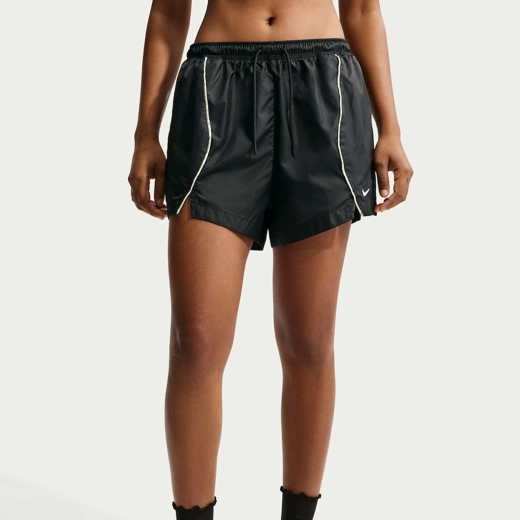 Imagem 2 do produto Shorts Nike Athletics Woven Feminino