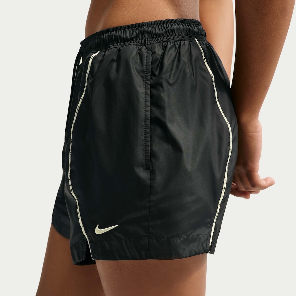 Imagem 3 do produto Shorts Nike Athletics Woven Feminino