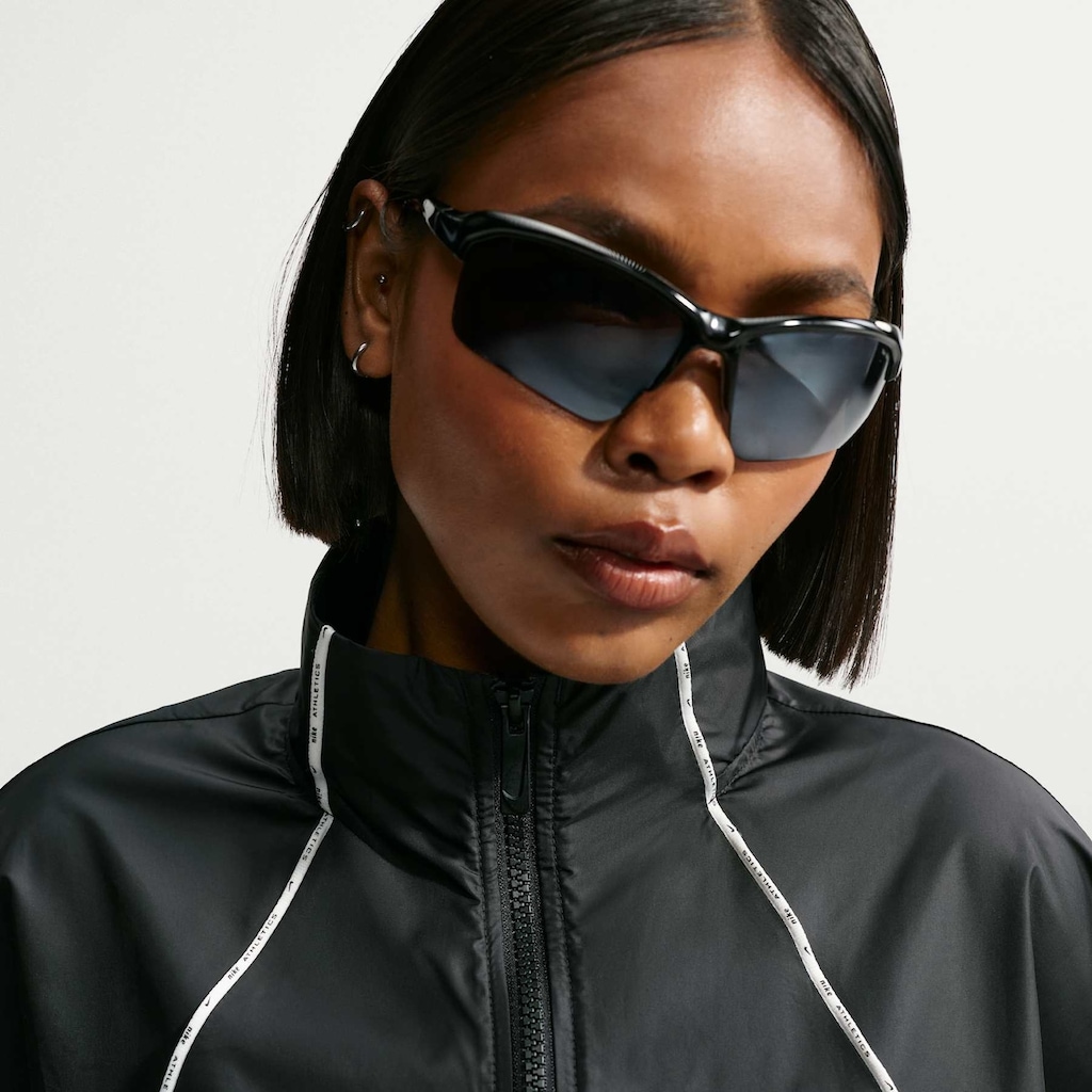Imagem 3 do produto Jaqueta Nike Athletics Water-Repellent Feminina