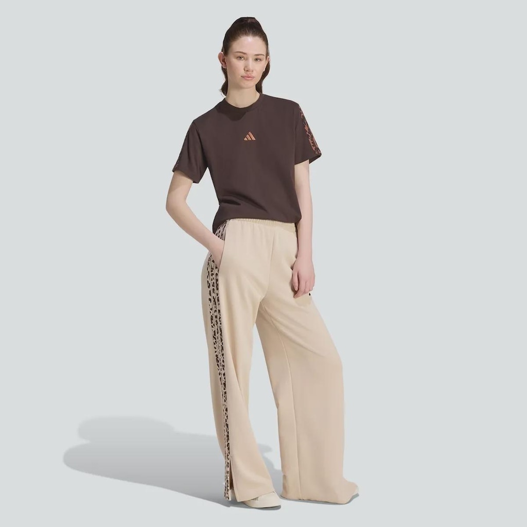 Imagem 3 do produto Camiseta Feminina adidas Clássica Onça