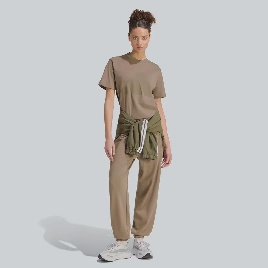 Imagem 3 do produto Camiseta Adidas Essentials Big Logo Feminina