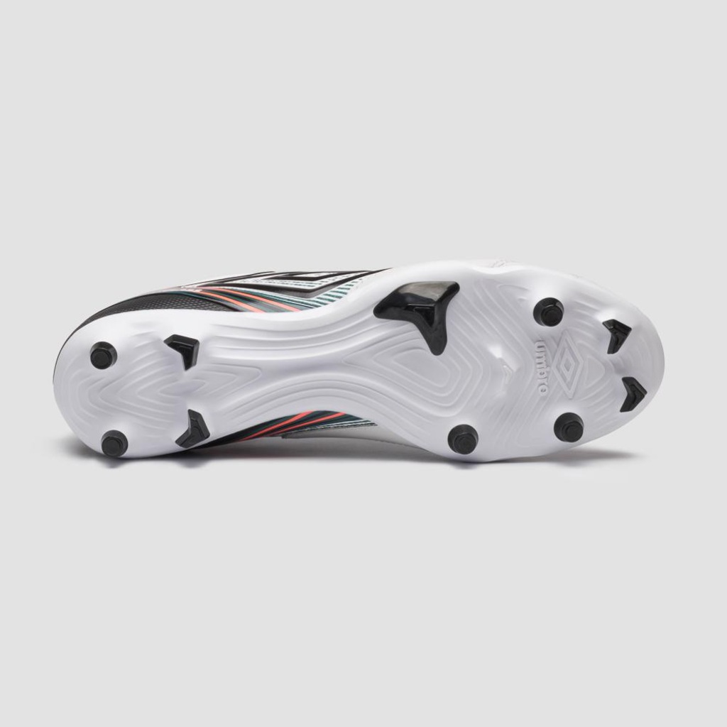 Imagem 5 do produto Chuteira de Campo Adulto Umbro Adamant Master Class Premier