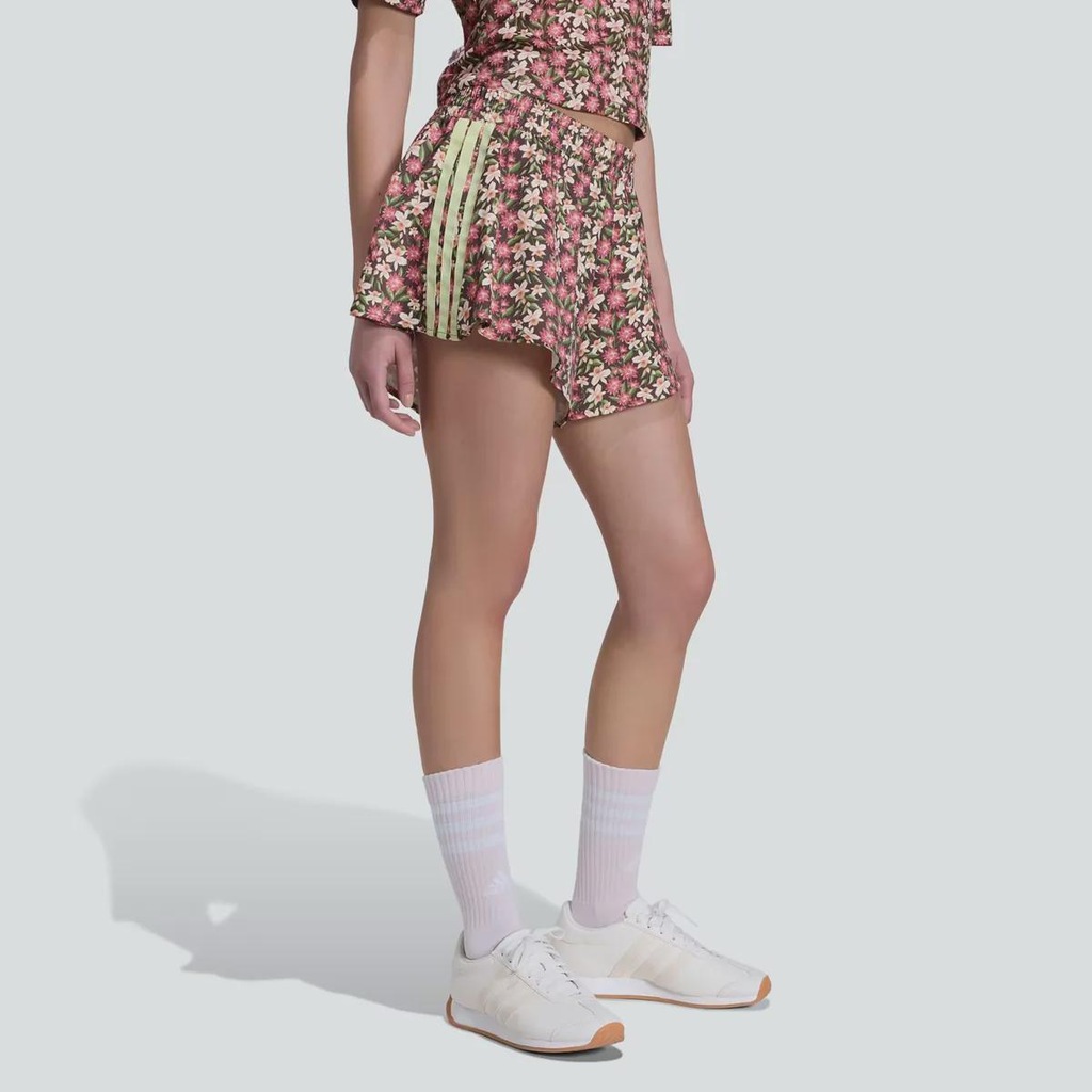 Imagem 1 do produto Short adidas Farm Essentials Feminino