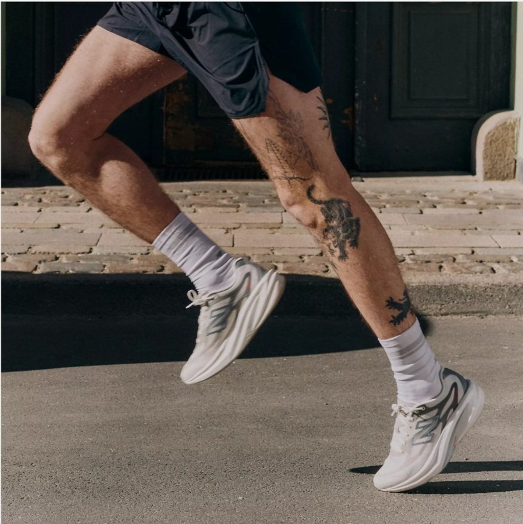 Imagem 2 do produto Tênis Masculino New Balance SuperComp Rebel