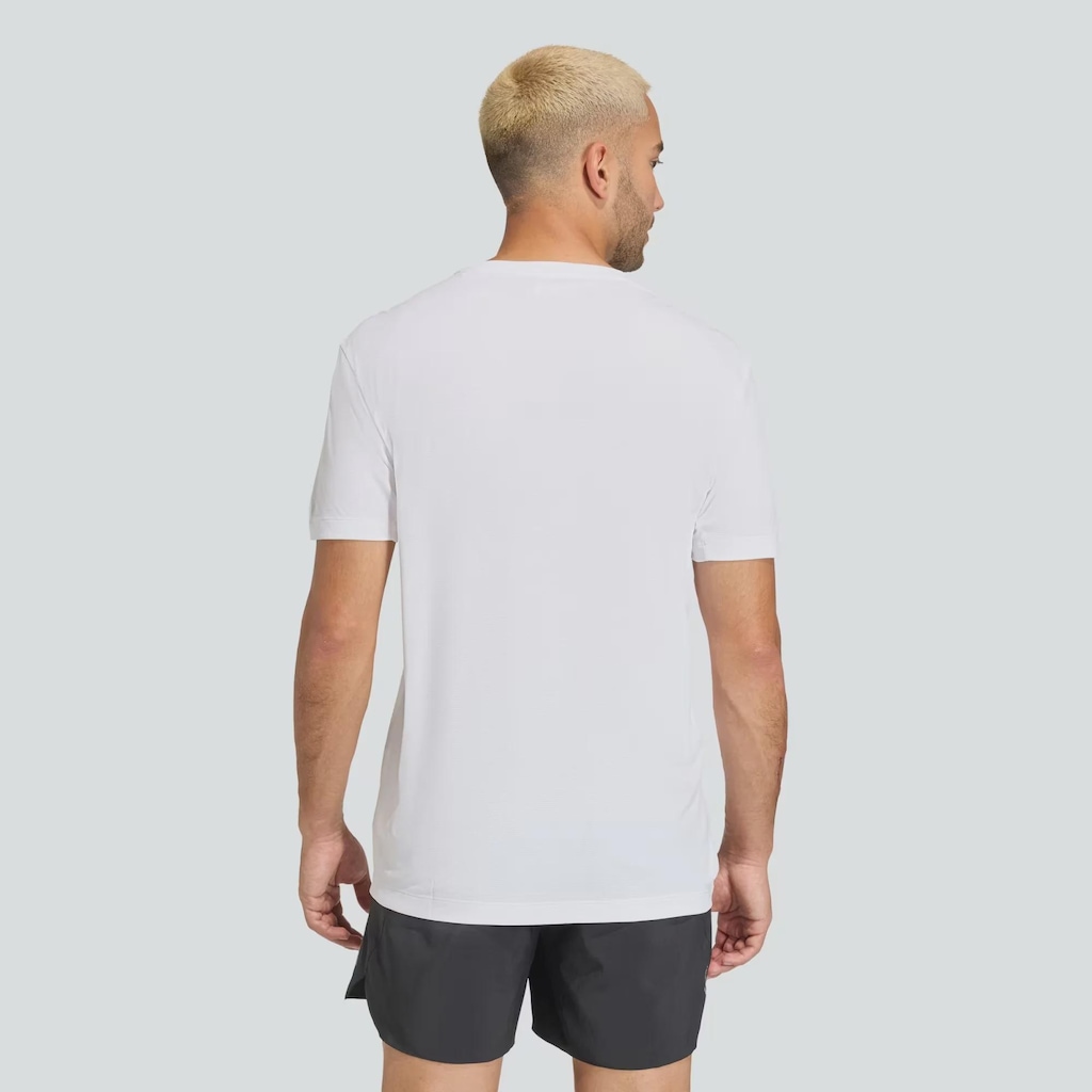 Imagem 2 do produto Camiseta adidas adi365 Running Essentials Brand Love Masculina