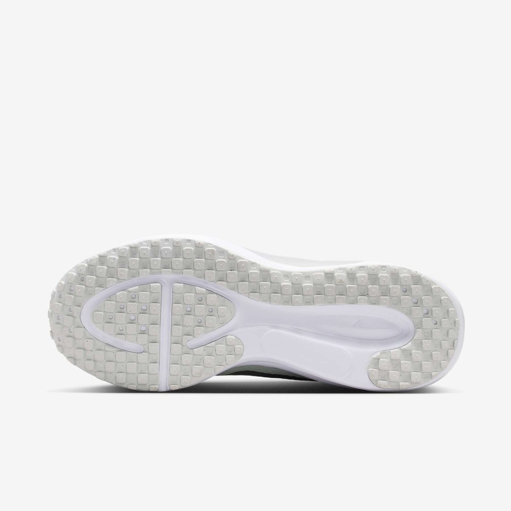 Imagem 3 do produto Tênis Feminino Nike Revolution 8
