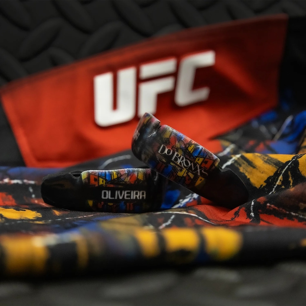 Imagem 3 do produto Protetor Bucal OPRO Instant Custom-Fit UFC Fighter Charles do Bronx