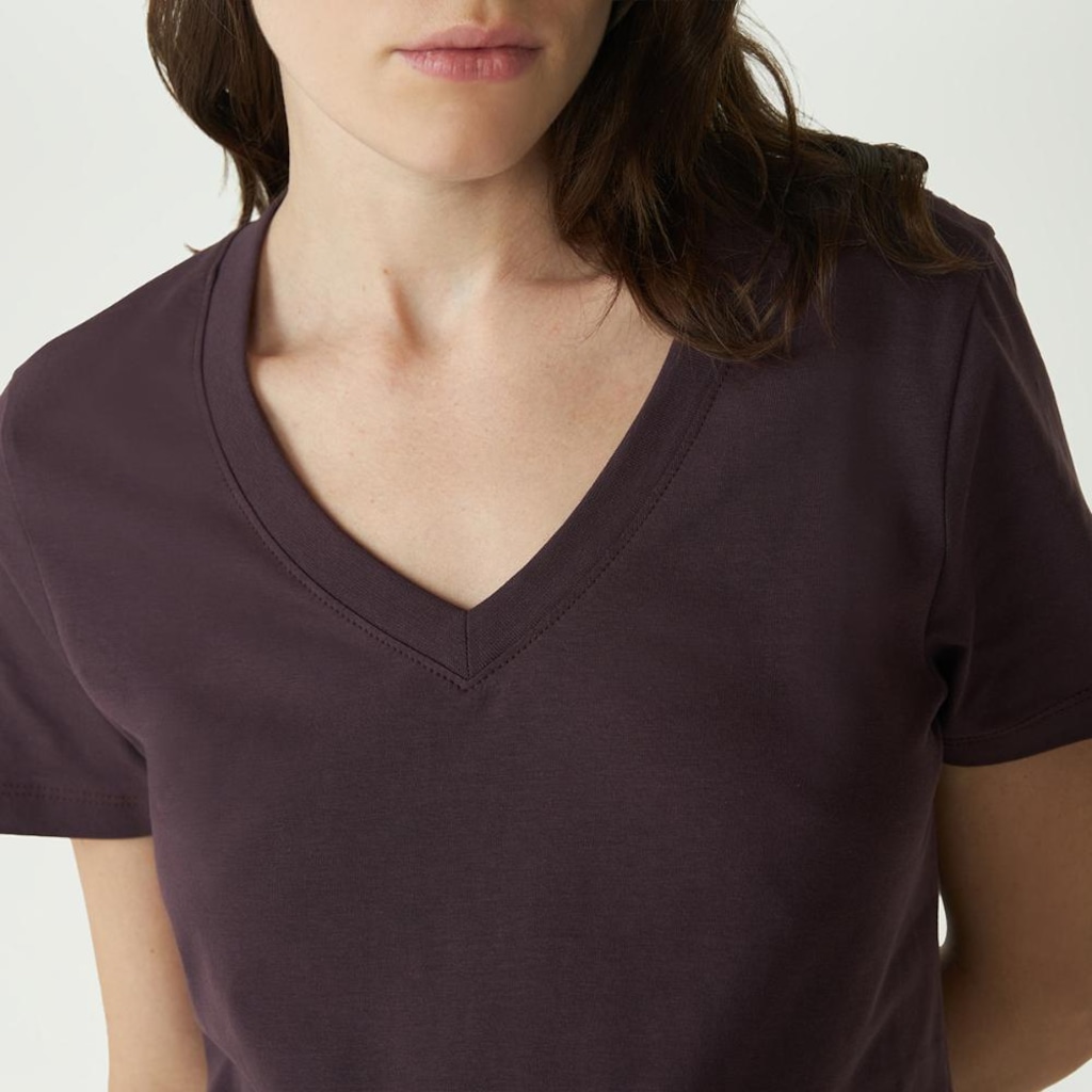 Imagem 3 do produto Camiseta Fila Regular V Basic Classic Feminina