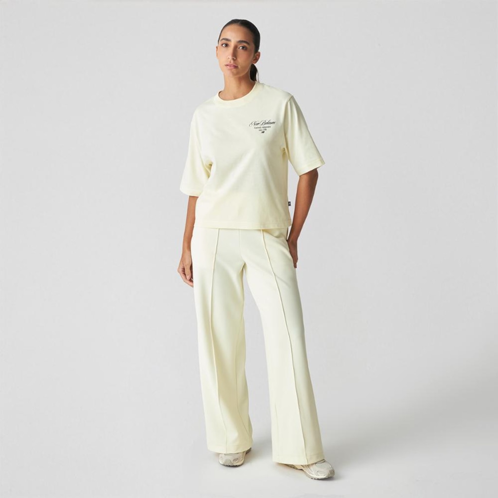 Imagem 4 do produto Camiseta Pressed Flowers New Balance Feminina