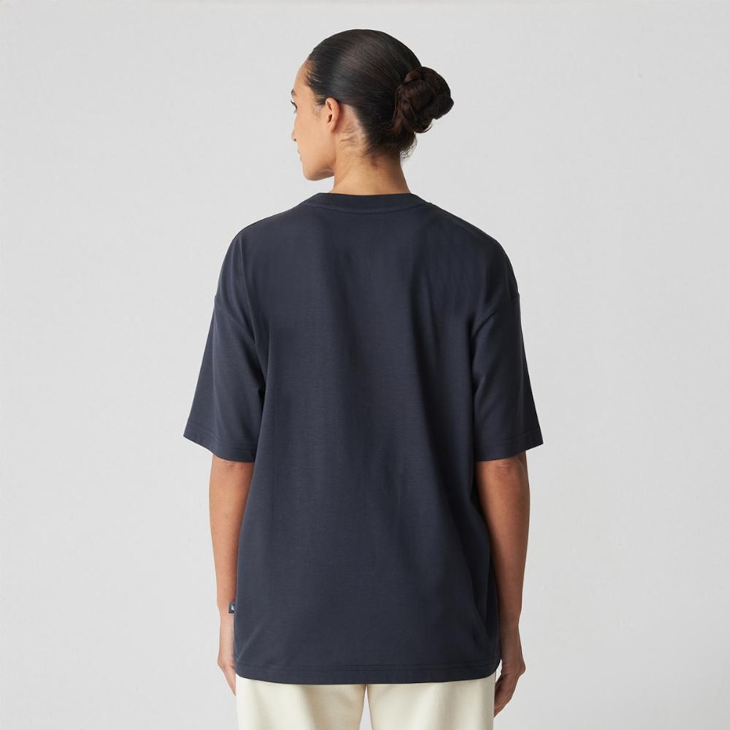 Imagem 3 do produto Camiseta Pressed Flowers Script Oversized New Balance Feminina