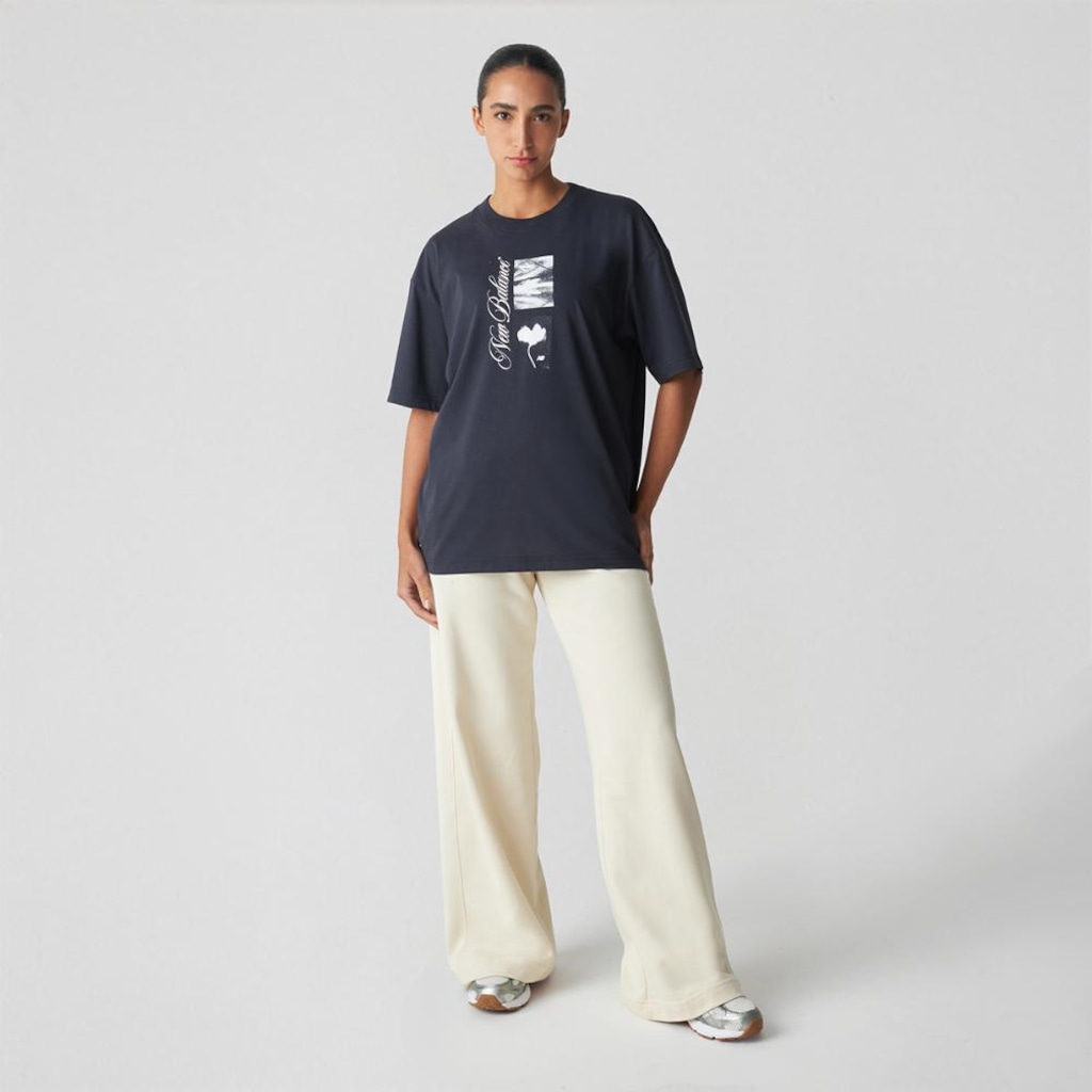 Imagem 4 do produto Camiseta Pressed Flowers Script Oversized New Balance Feminina