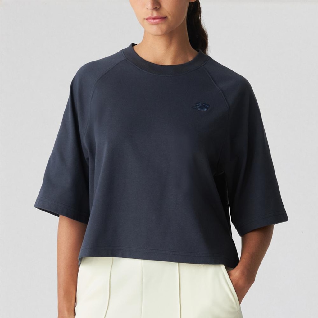 Imagem 2 do produto Camiseta Raglan Oversized New Balance Feminina