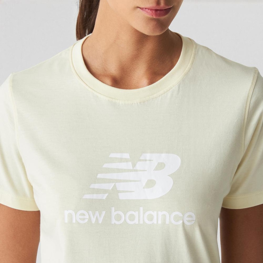 Imagem 2 do produto Camiseta Essentials New Balance Feminina