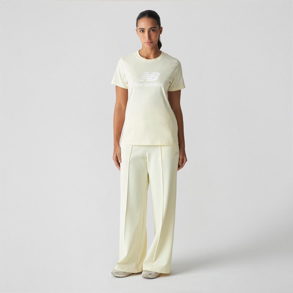 Imagem 4 do produto Camiseta Essentials New Balance Feminina